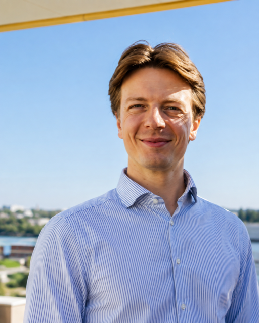 Florian De Clercq, ex-McKinsey, built the CasingLab test simulations